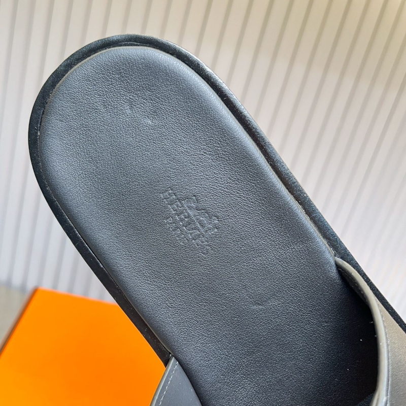 H**me5 slippers